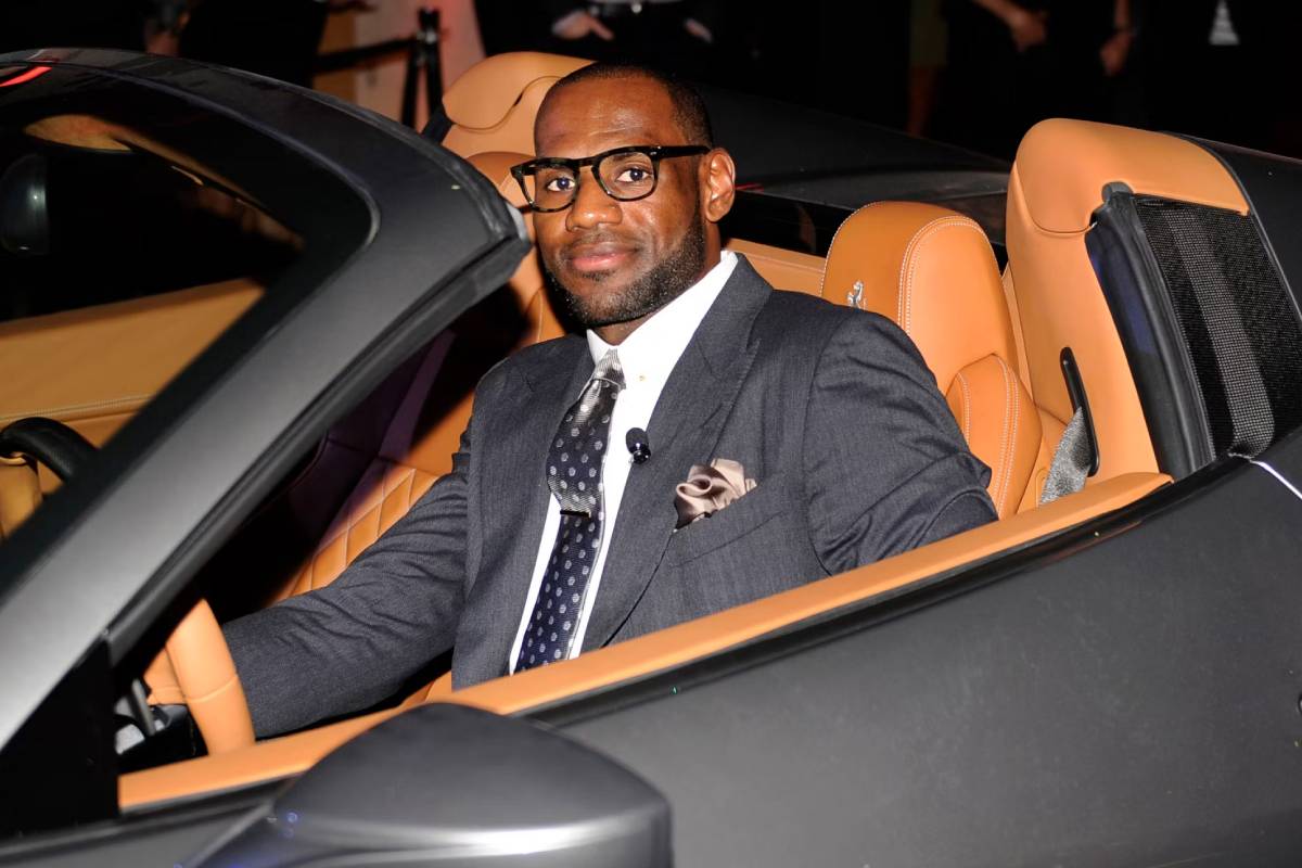 ليبرون جيمس