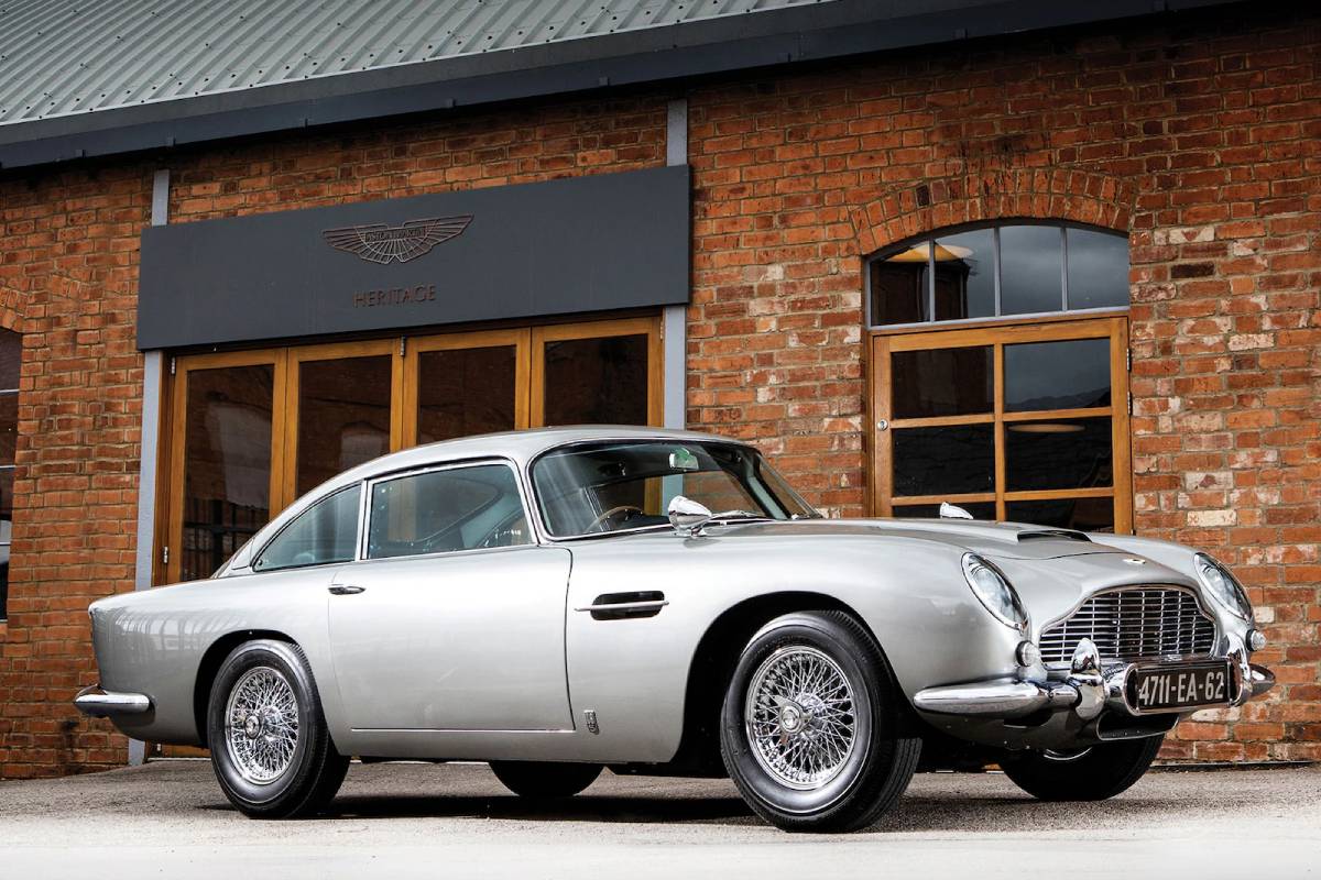 سيارات استون مارتن