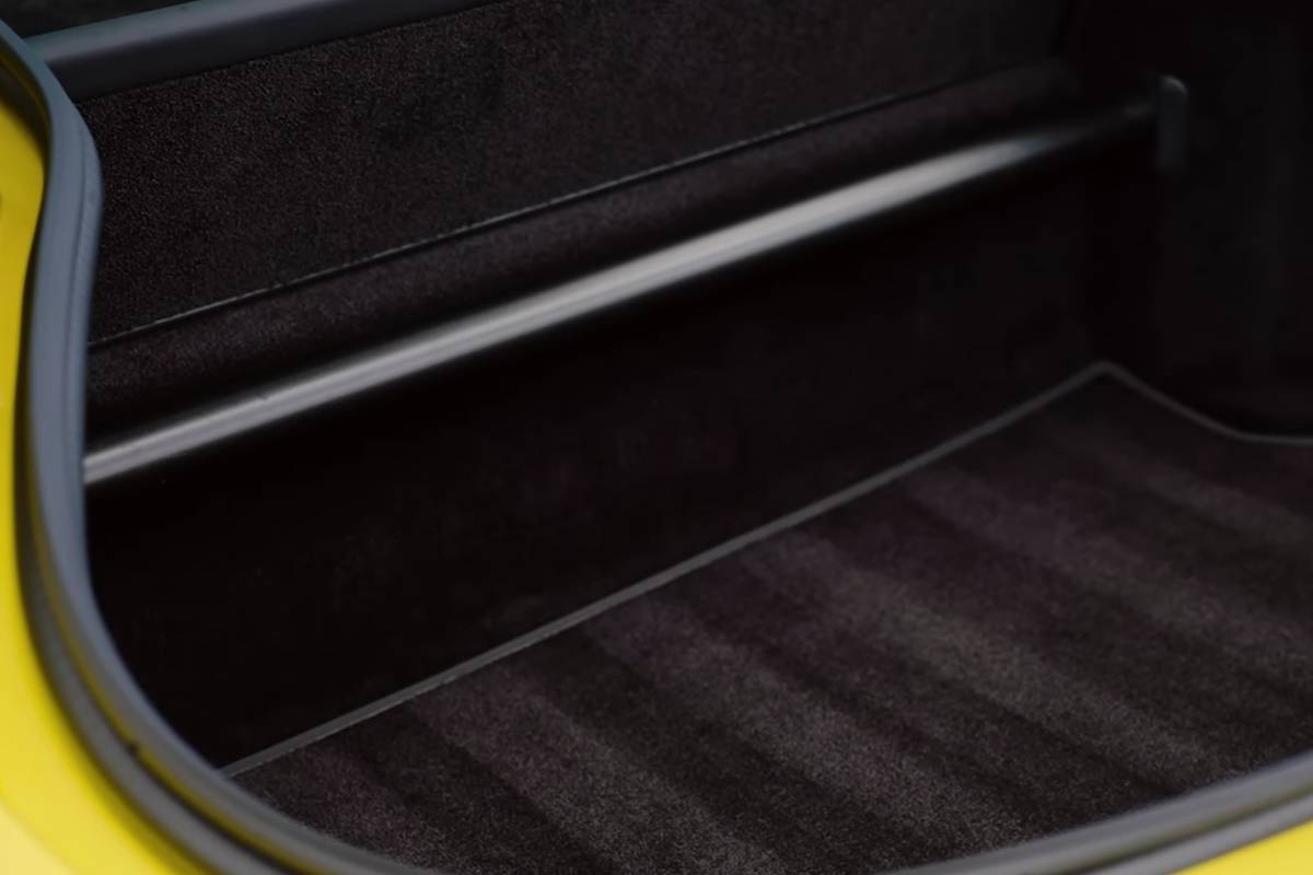 استون مارتن فانتاج 2025