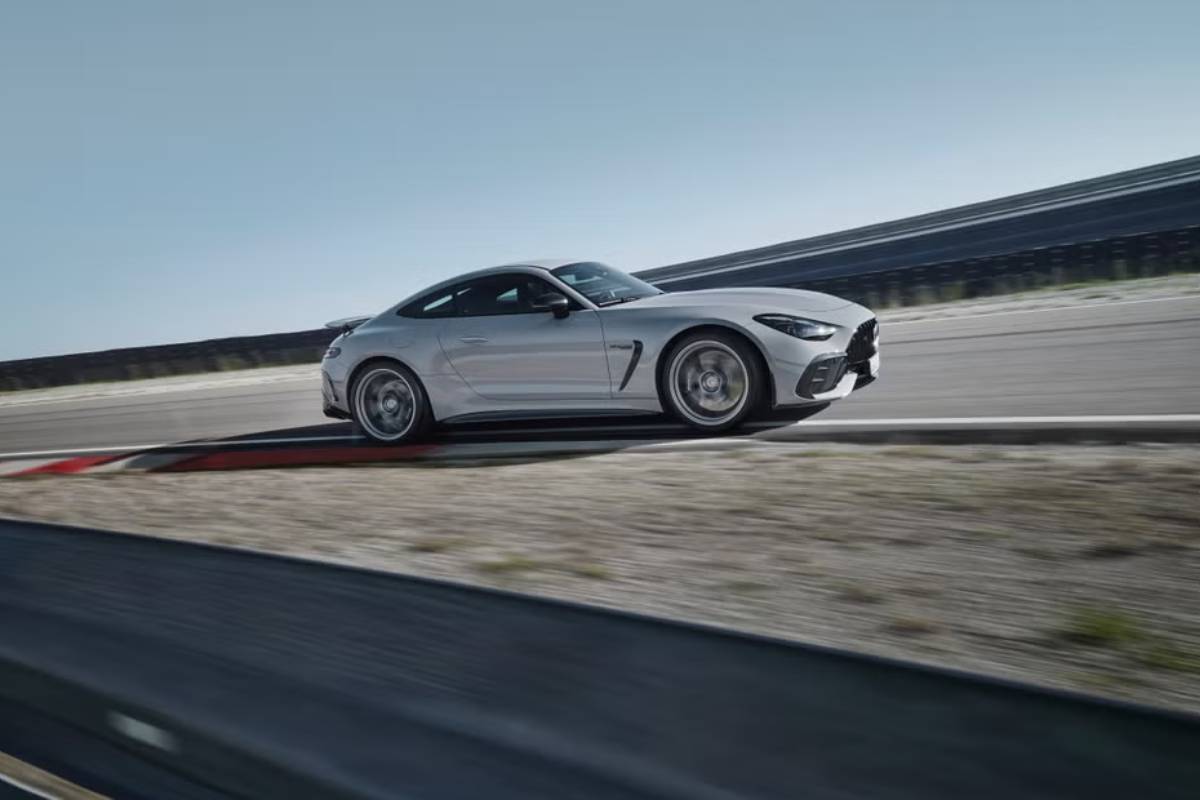 مرسيدس ايه ام جي جي تي 63 برو فور ماتيك بلس 2025