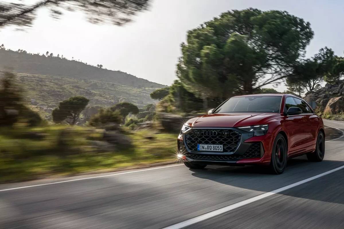 اودي ار اس كيو 8 بيرفورمنس 2025