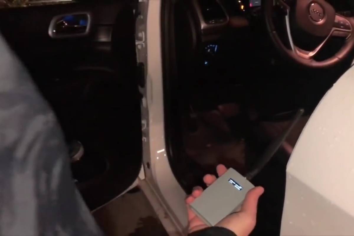 سرقة سيارات