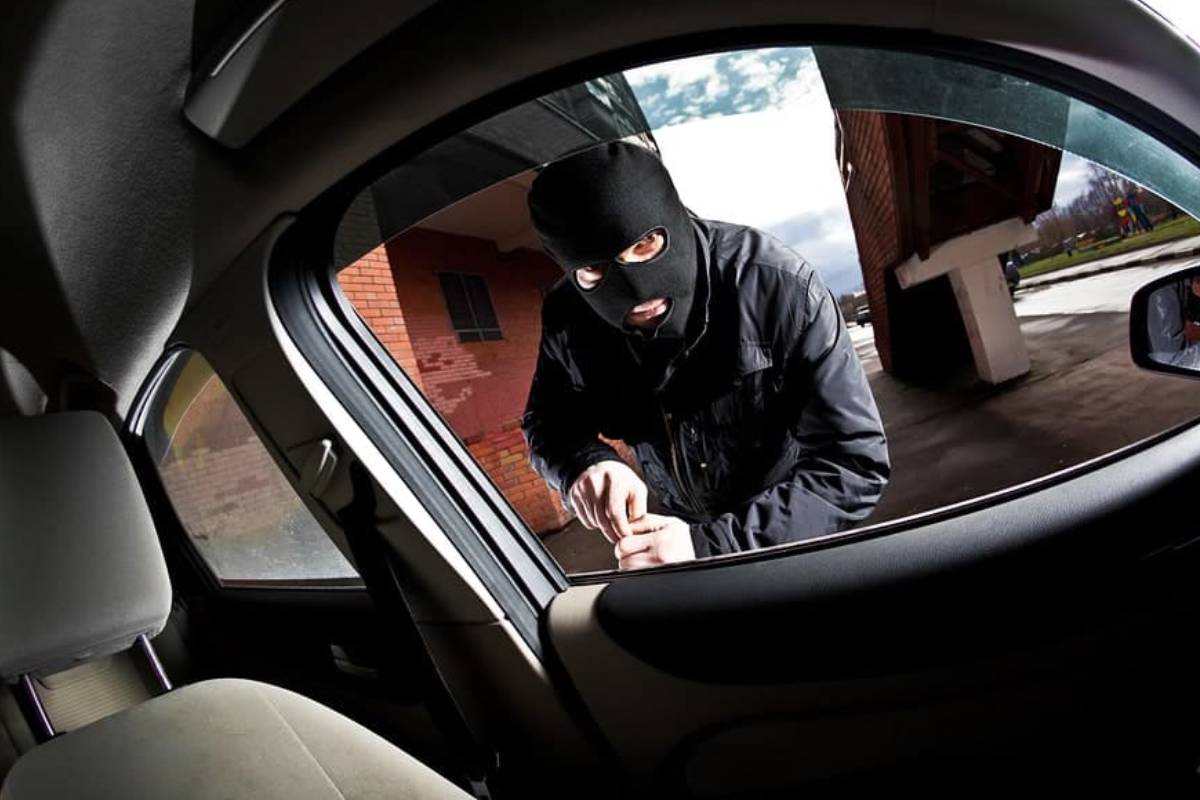 سرقة سيارات