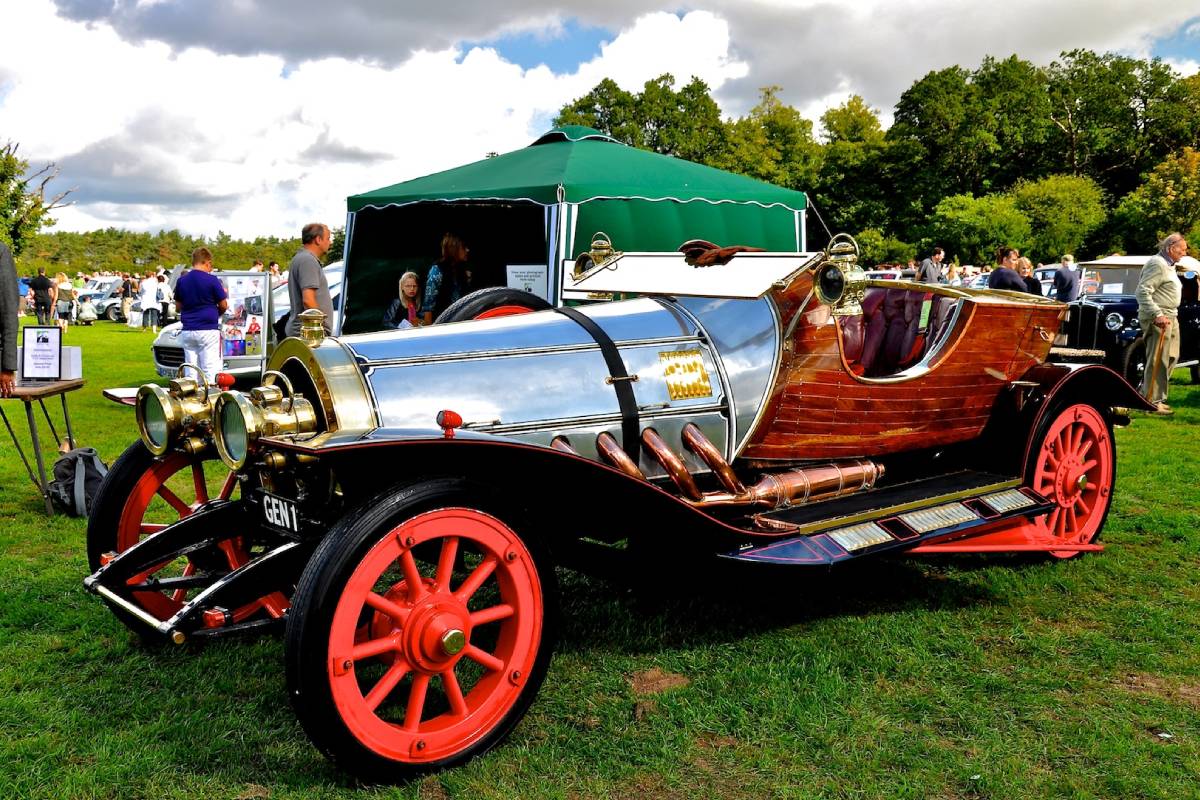 السيارة الطائرة