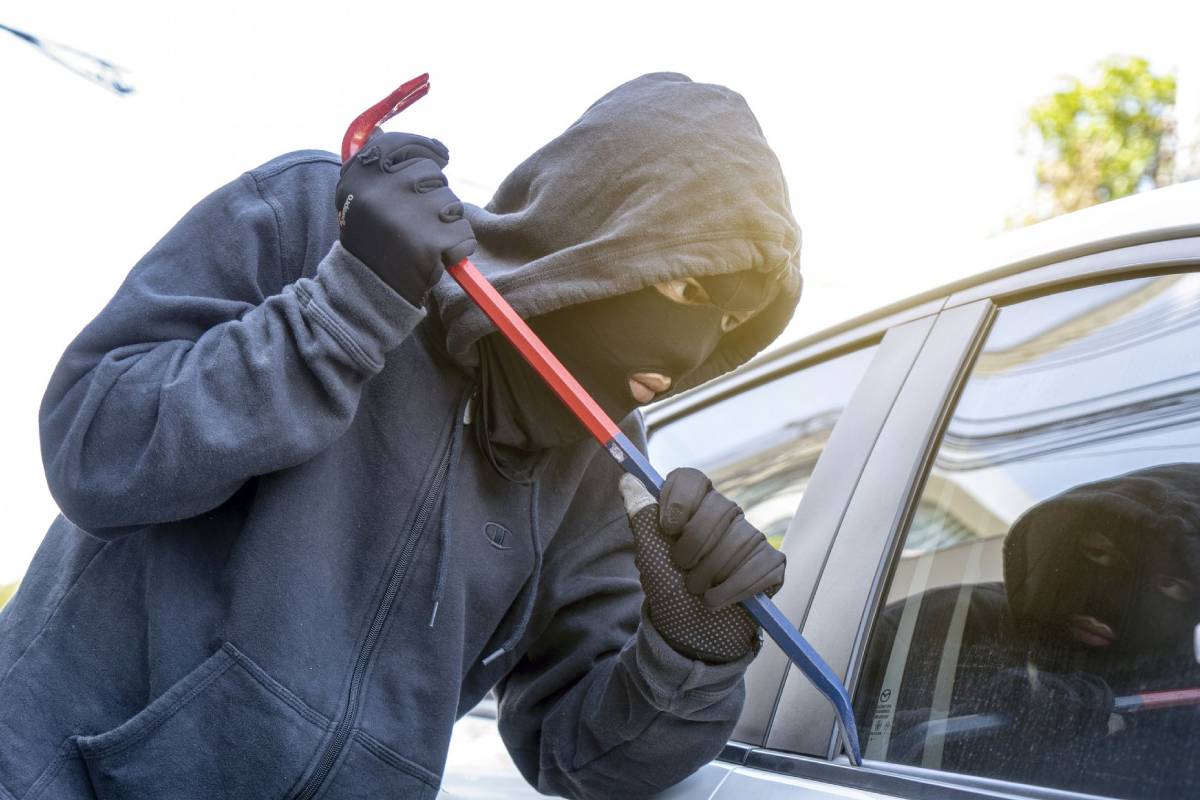 سرقة سيارات