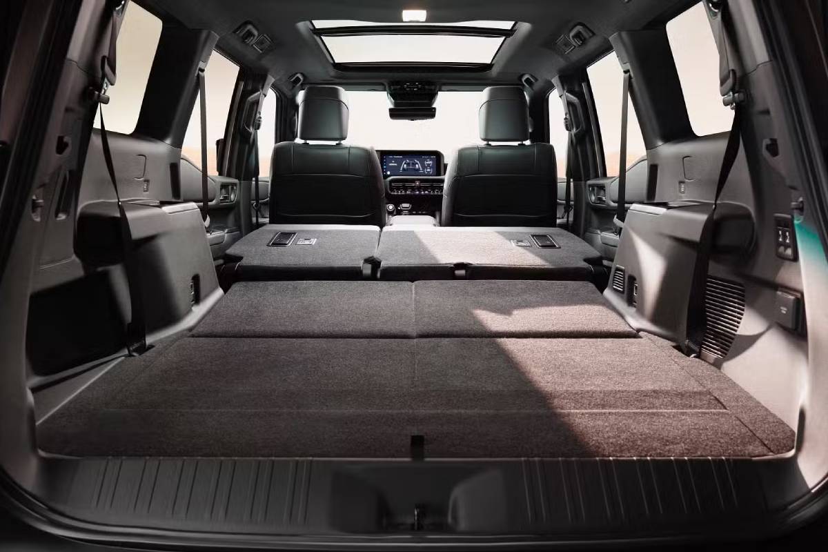 تويوتا لاندكروزر برادو 2024