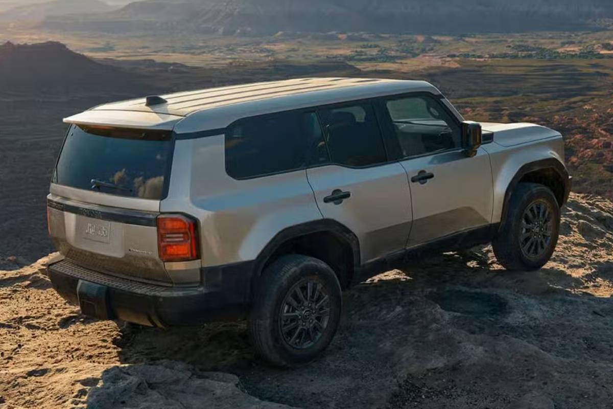 تويوتا لاندكروزر برادو 2024