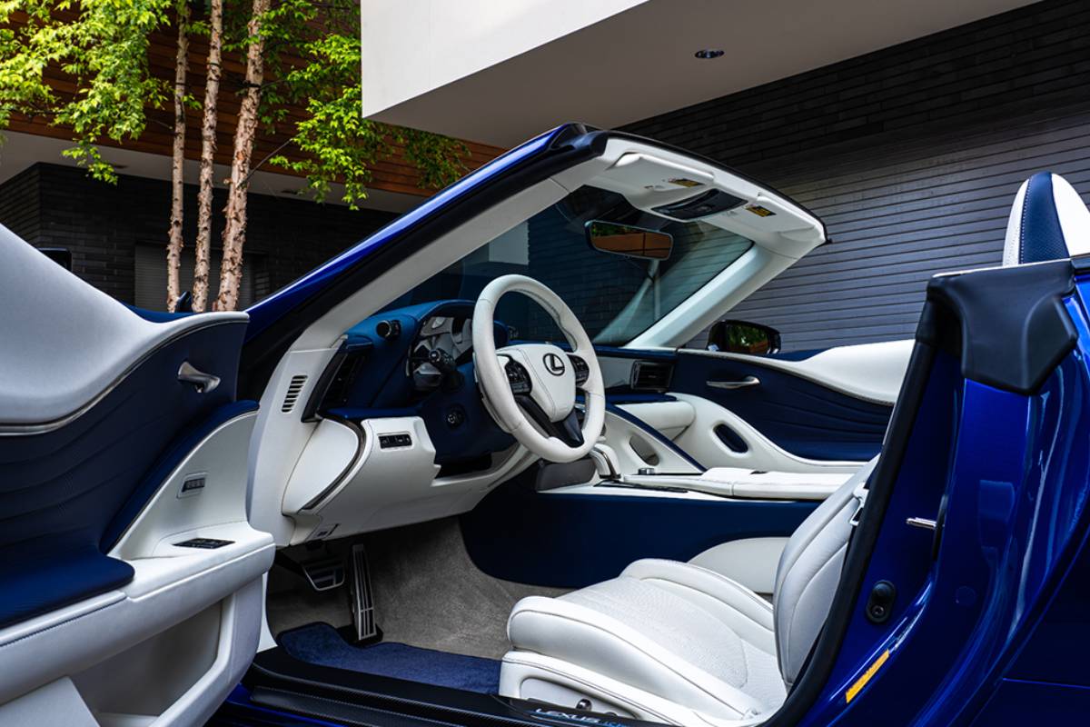 لكزس ال سي 2024