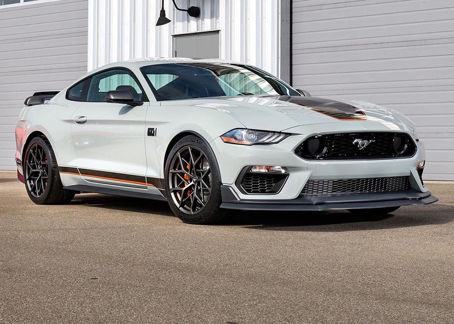 سيارة قير عادي