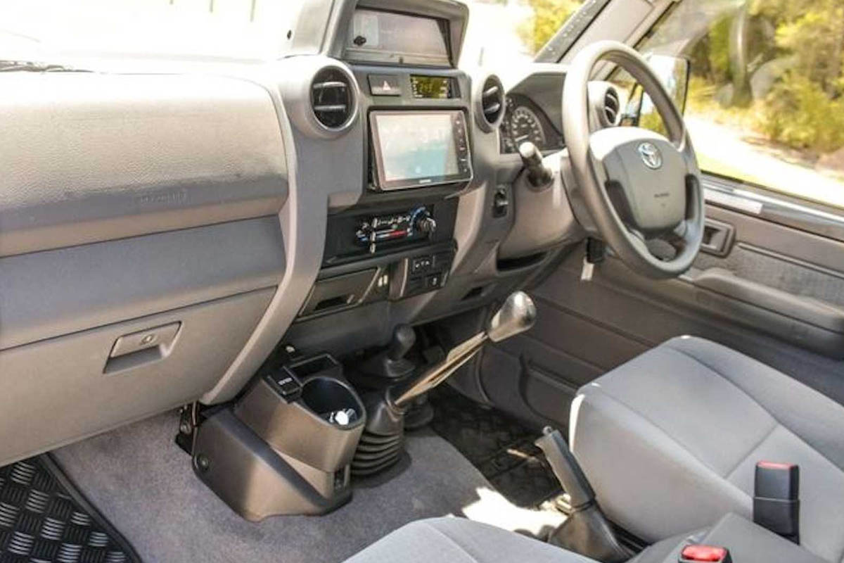 داخلية لاند كروزر المعدلة