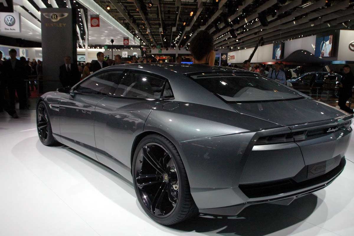 لامبورجيني سيدان