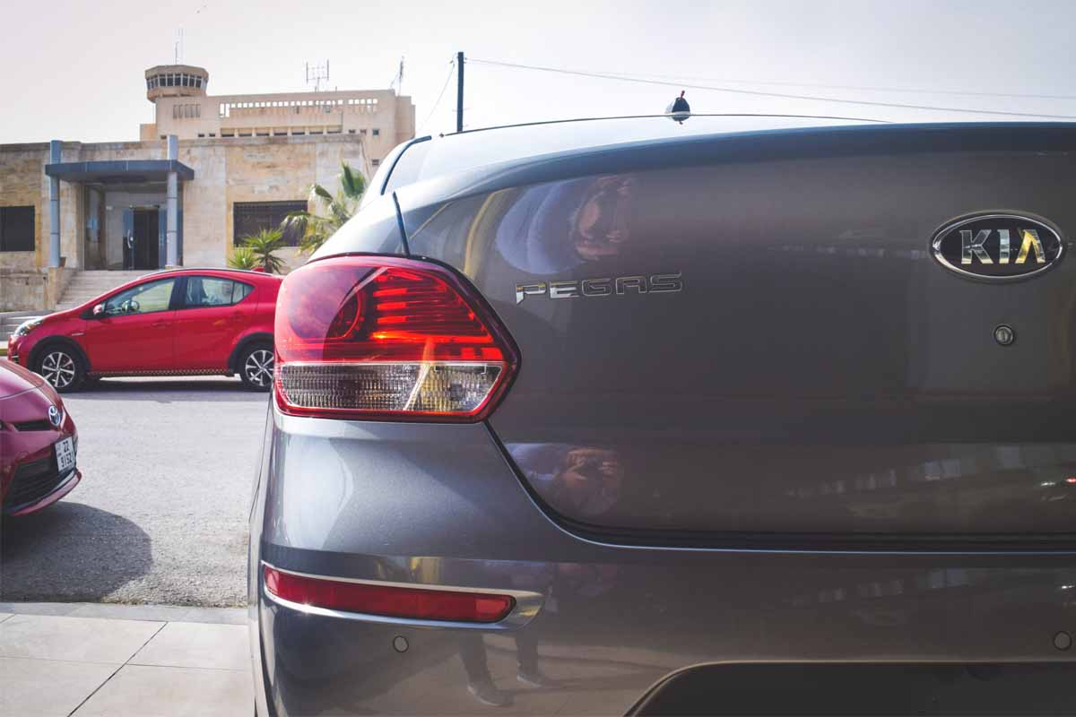 سيارة كيا بيجاس