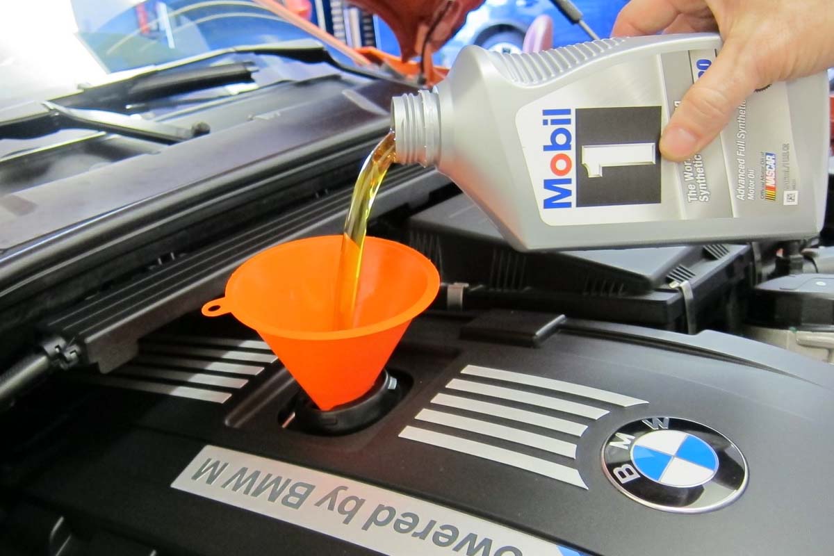 معايير زيت السيارة