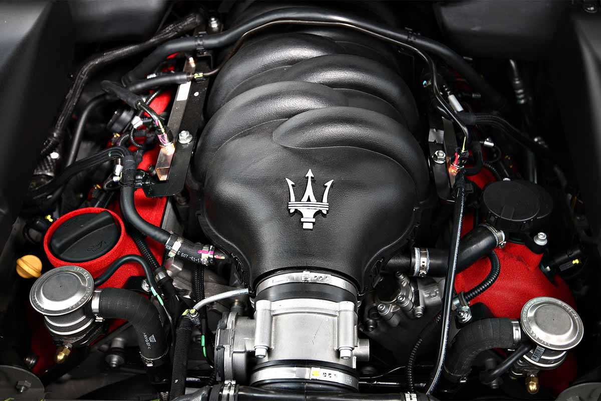 محرك السيارة