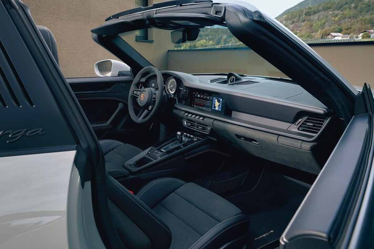 مقصورة جي تي اس 2022