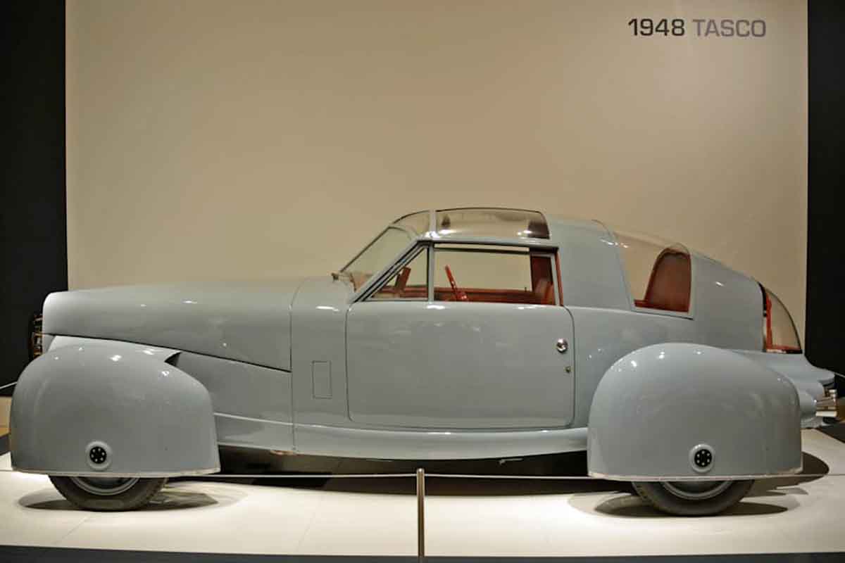 السيارة النموذجية