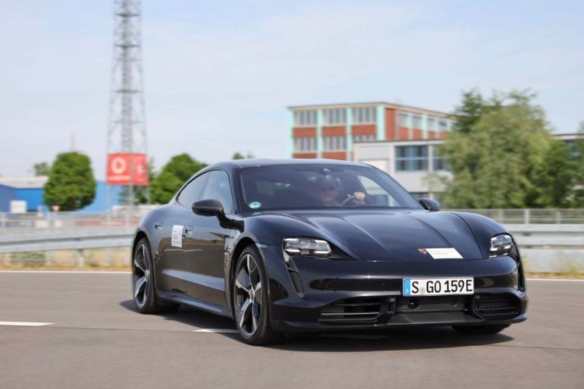 بورشه والجيل الخامس