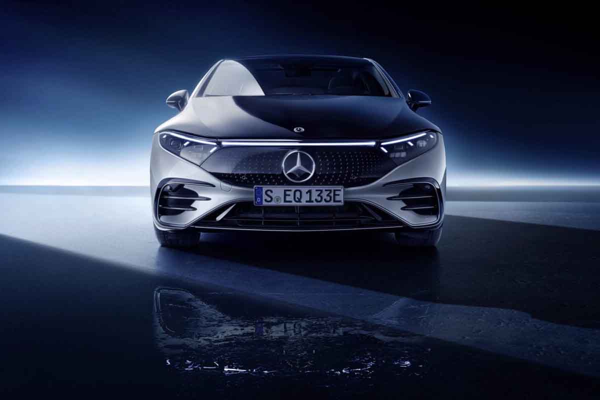 مصابيح مرسيدس اي كيو اس