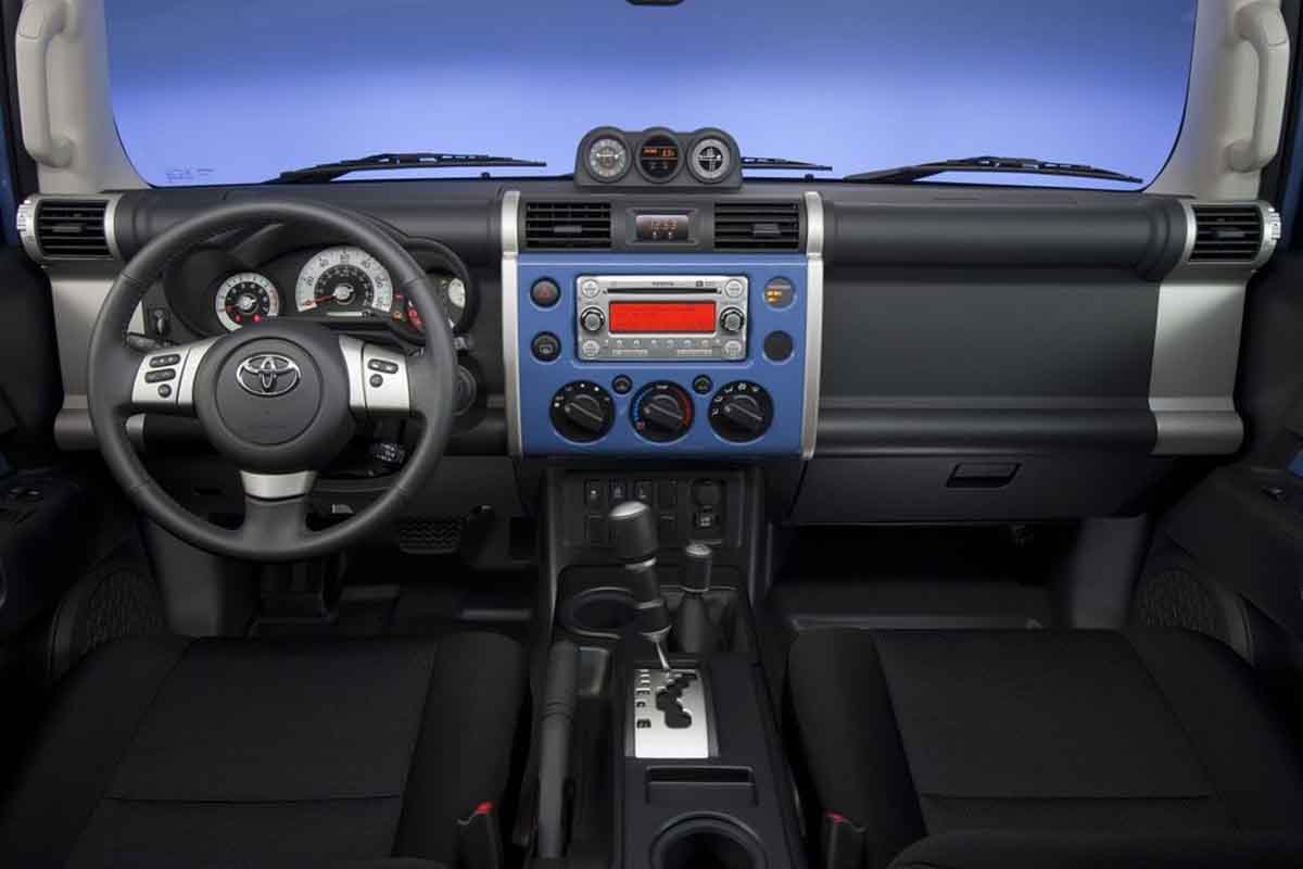 مقصورة سيارة الاف جي