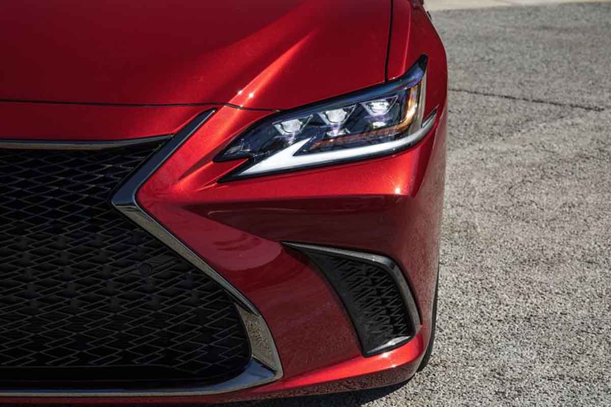 سيارات لكزس