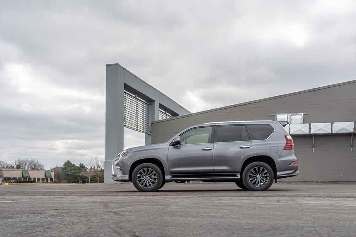 سيارات لكزس