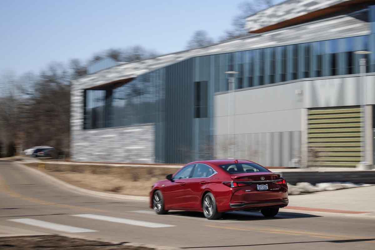 سيارات لكزس