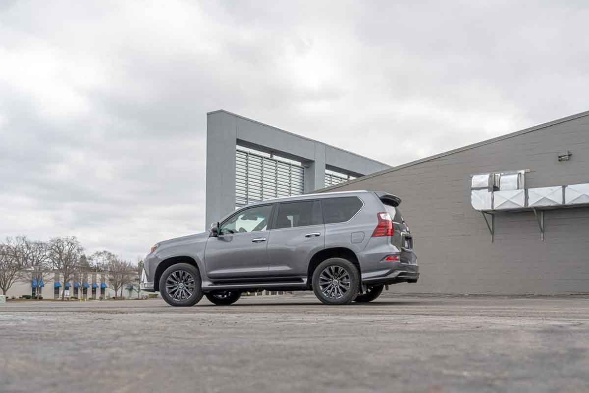 سيارات لكزس