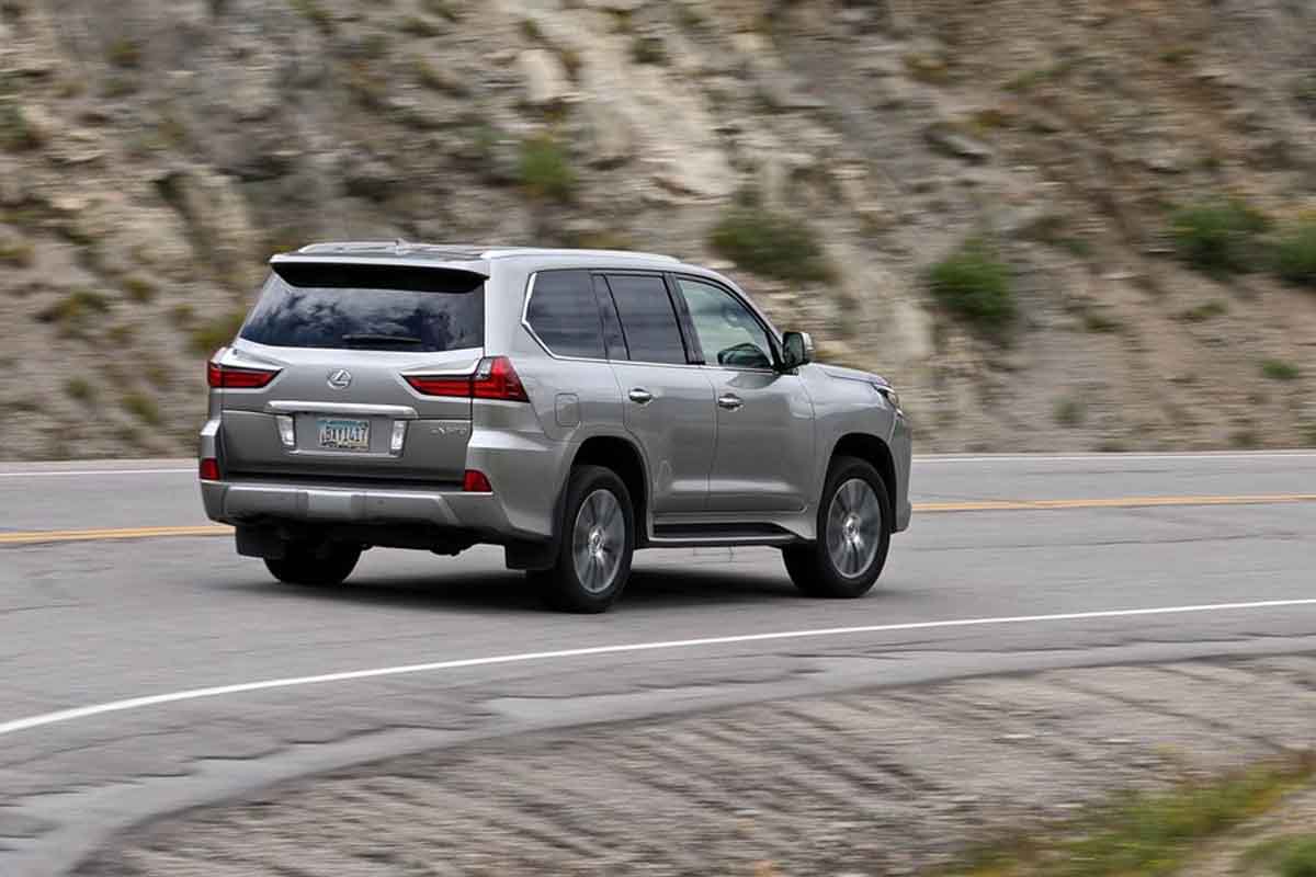 سيارات لكزس