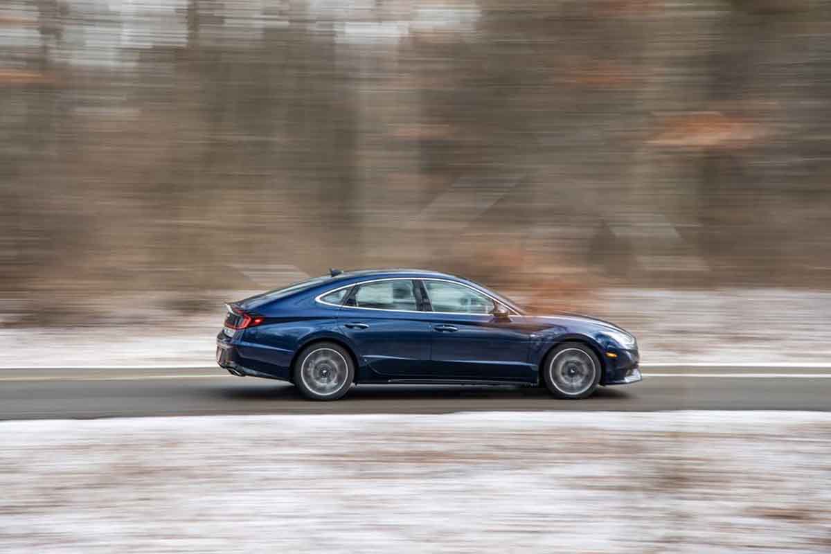 السيارة هيونداي