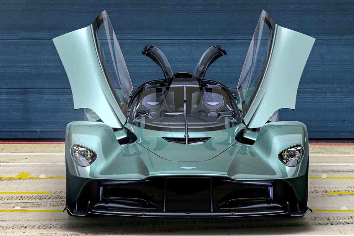 استون مارتن فالهالا