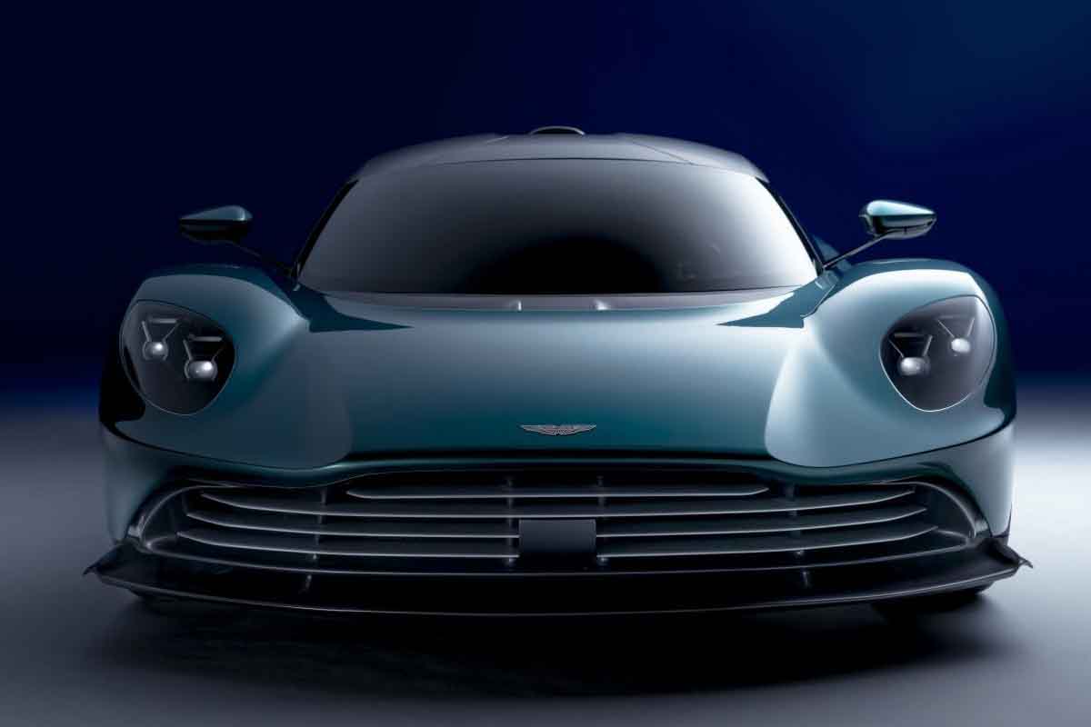 استون مارتن فالهالا