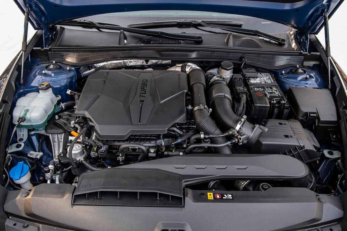 السيارة هيونداي