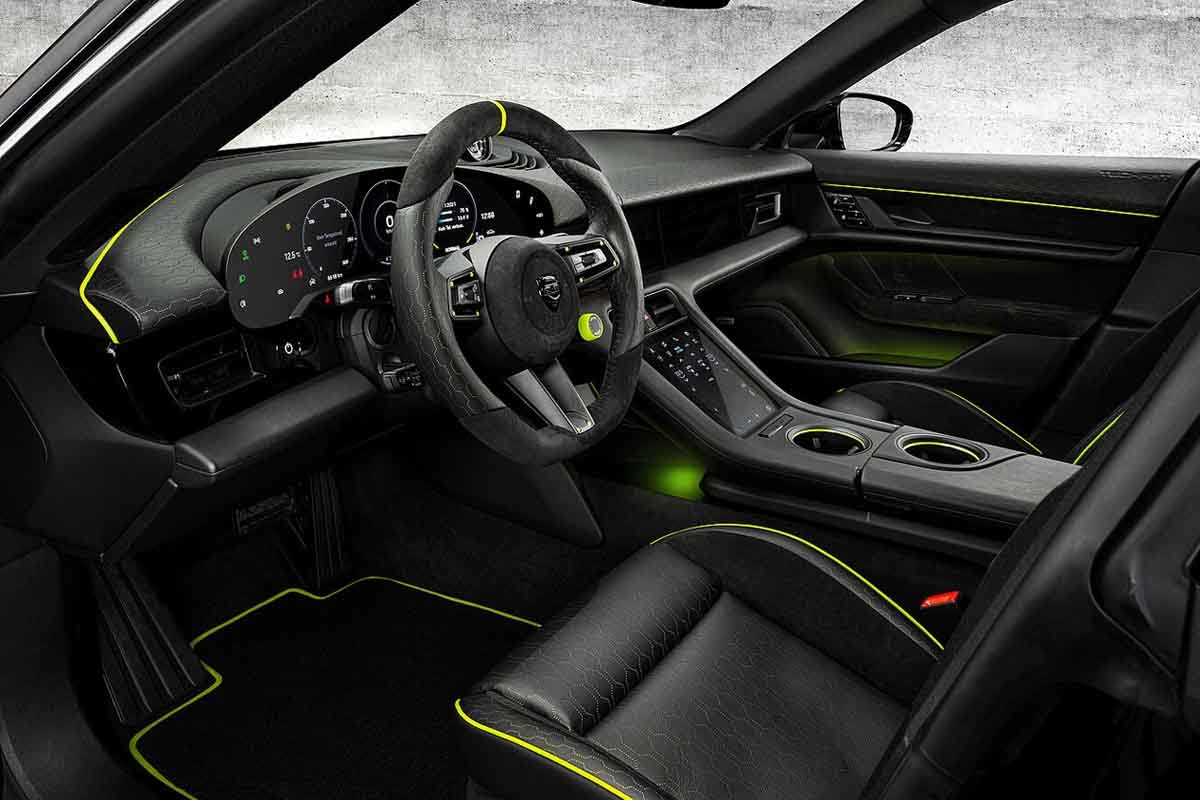 بورشه تايكان معدلة