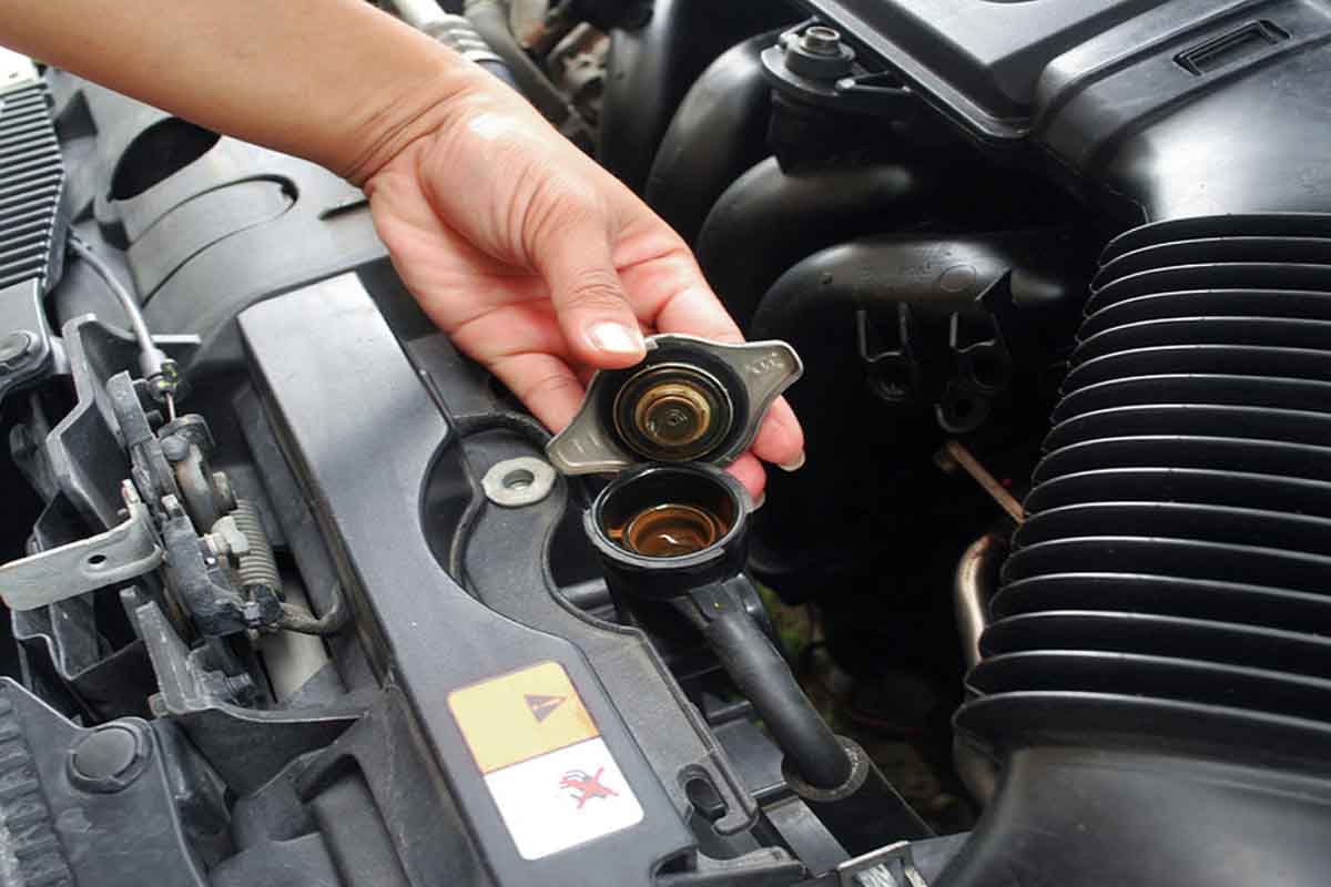 محرك السيارة