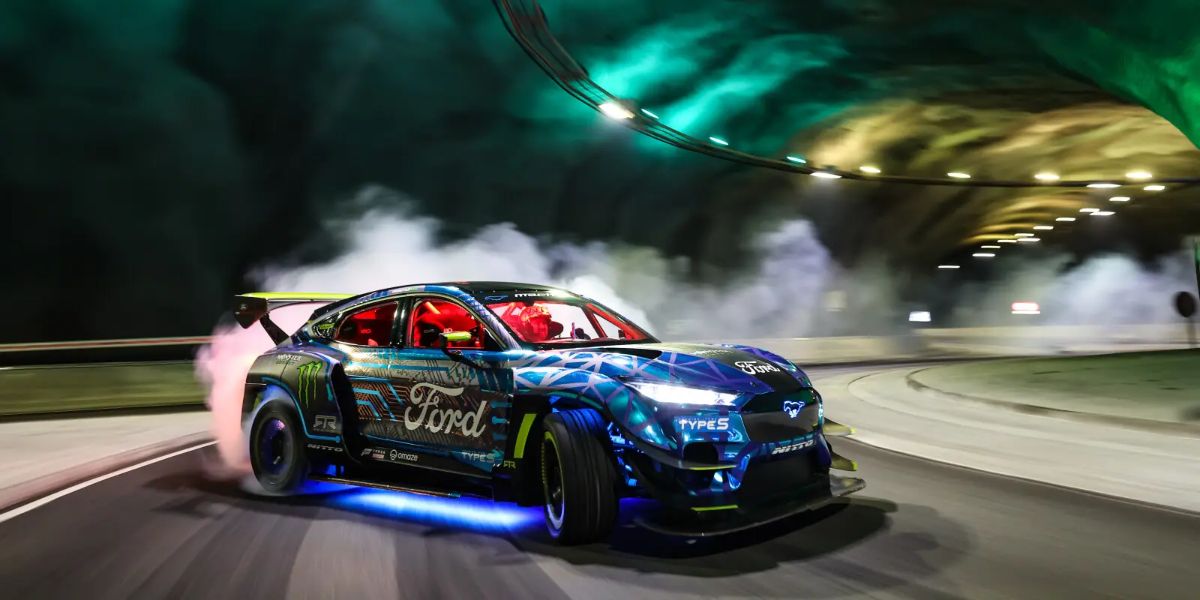 ما الفرق بين رياضة الدريفت وسباقات السيارات العادية